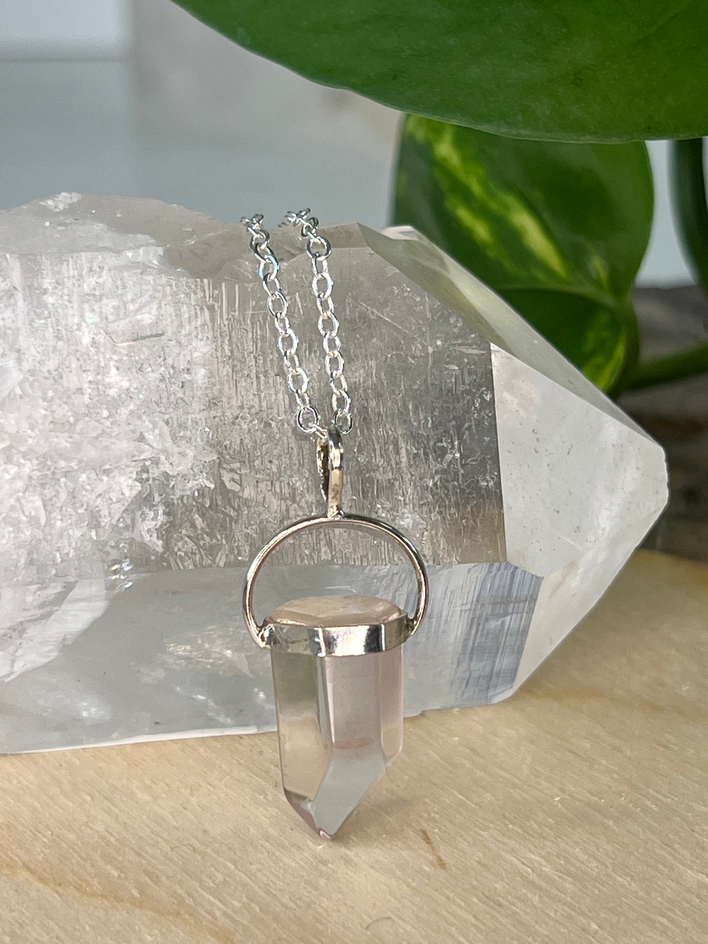 Lithium included Quartz Pendant (H48)
