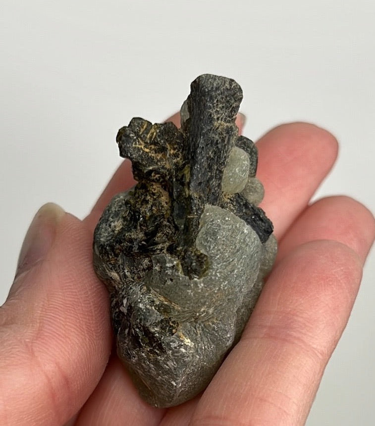 Prehnite with Epidote (M32)