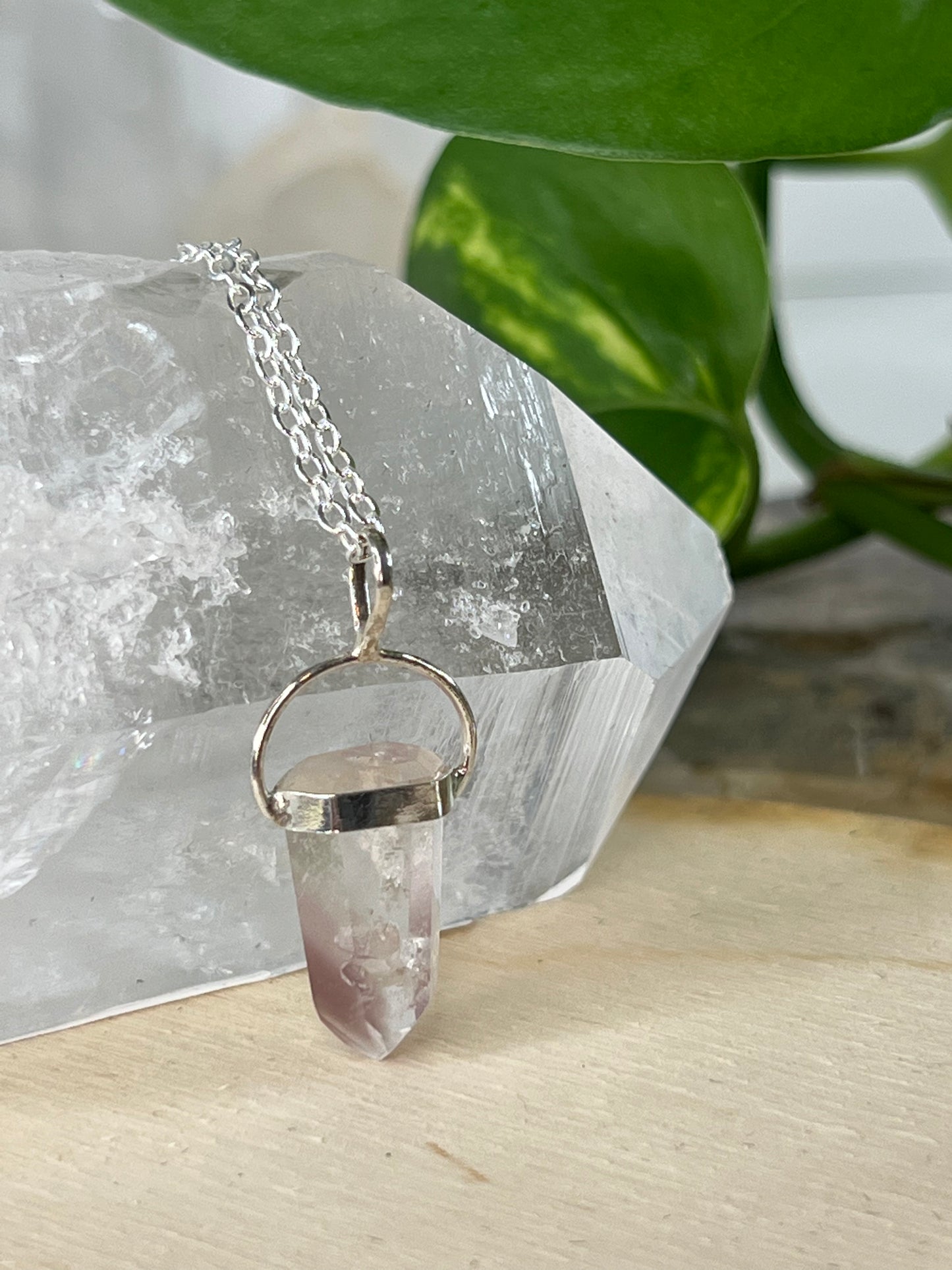 Lithium included Quartz Pendant (D48)
