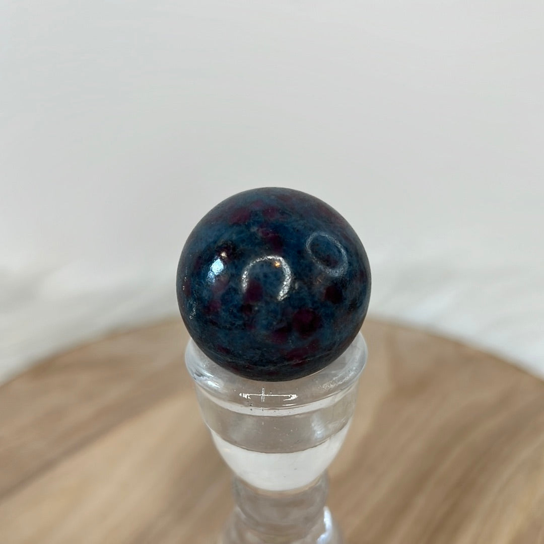 Ruby in Kyanite Sphere (O22)
