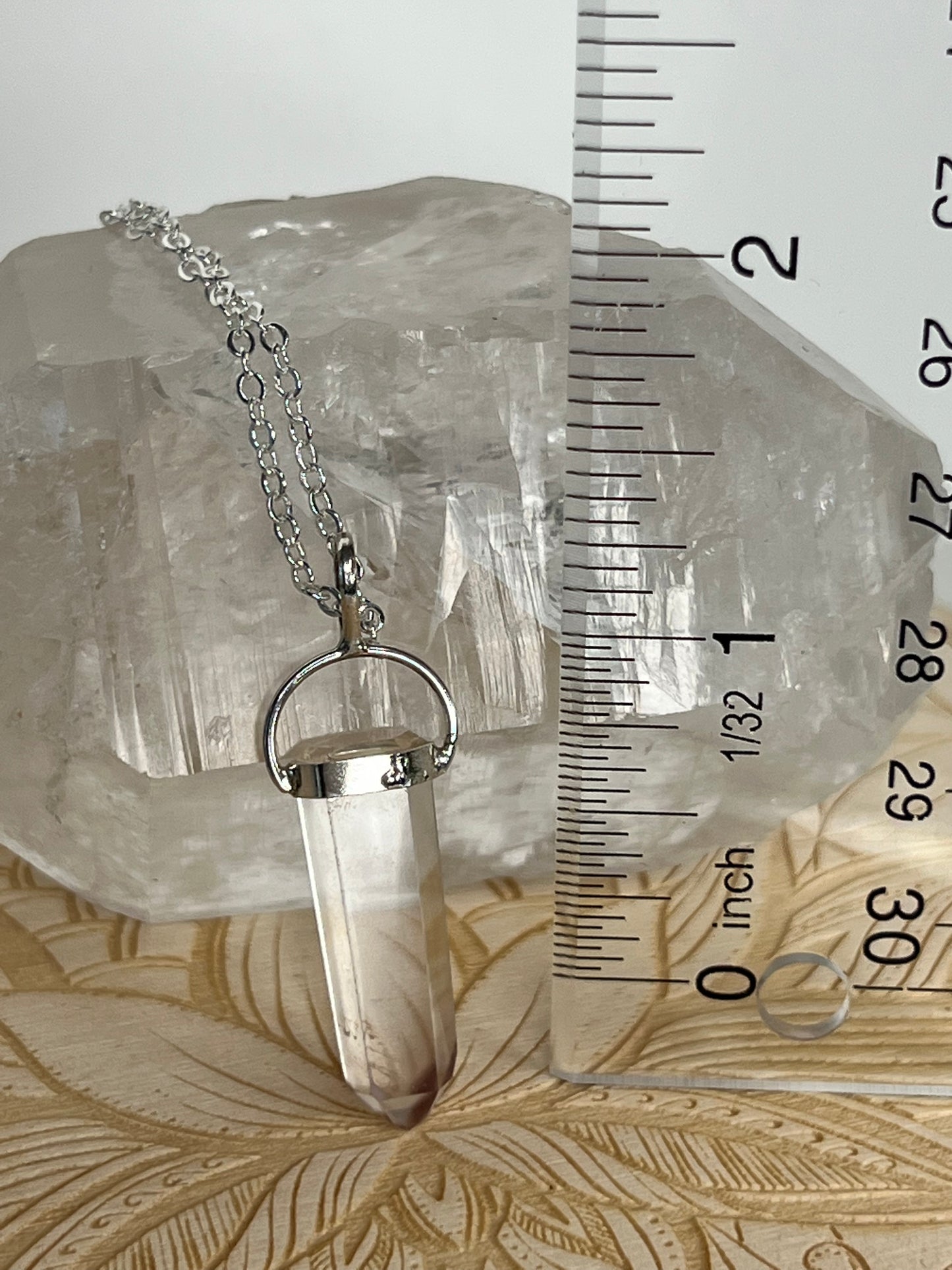 Lithium included Quartz Pendant (DD38)